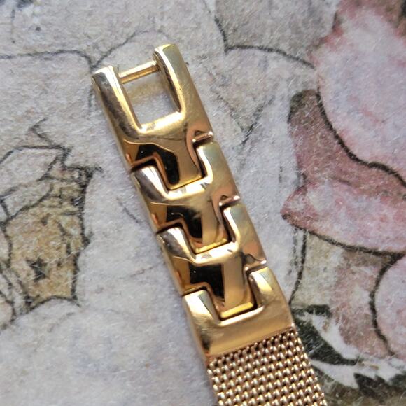 Vintage Watches Armitron Now Diamond Accent Gold Mesh Quartz Watch Womens - Picture 6 of 10